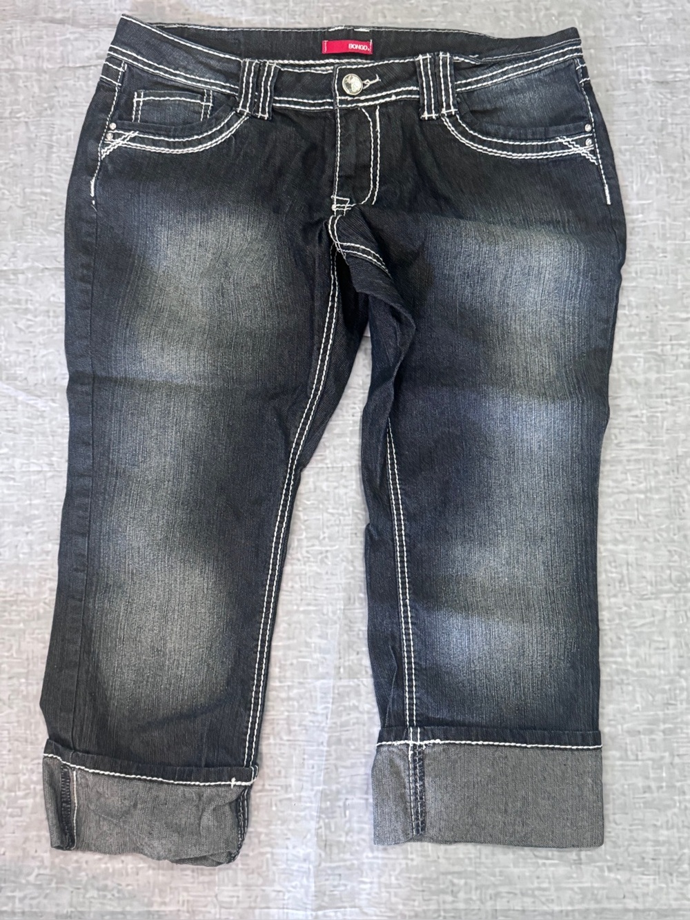 BONGO Black Relaxed capris with Classic Style.